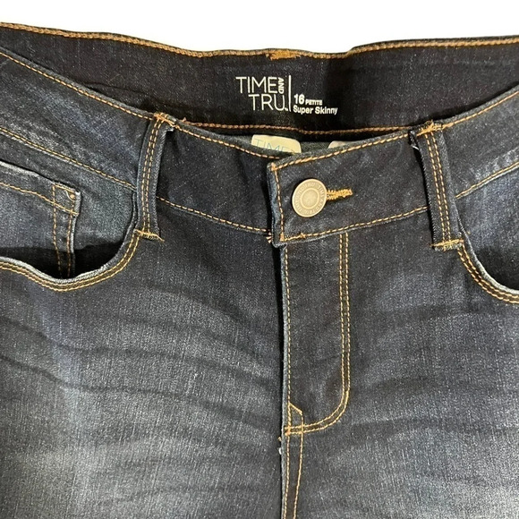 Time and Tru Super Skinny Jeans Size 16 Petite Medium Wash Blue Denim Stretch - Picture 4 of 4